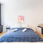 Apartamento Bright With Parliament View, Free Public Parking Nearby