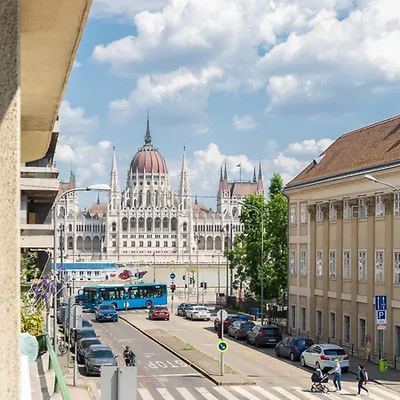 Bright Studio With Parliament View, Free Parking *